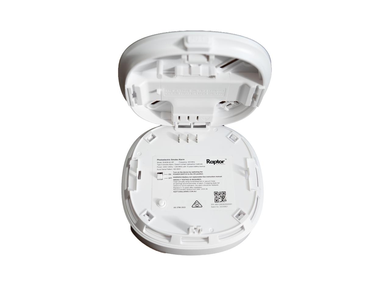 Smoke alarm base mount