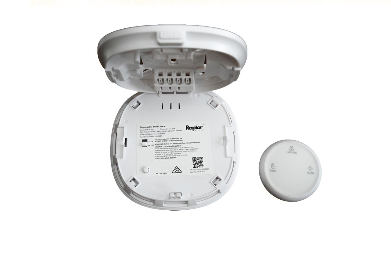 Compliant photoelectric smoke alarm